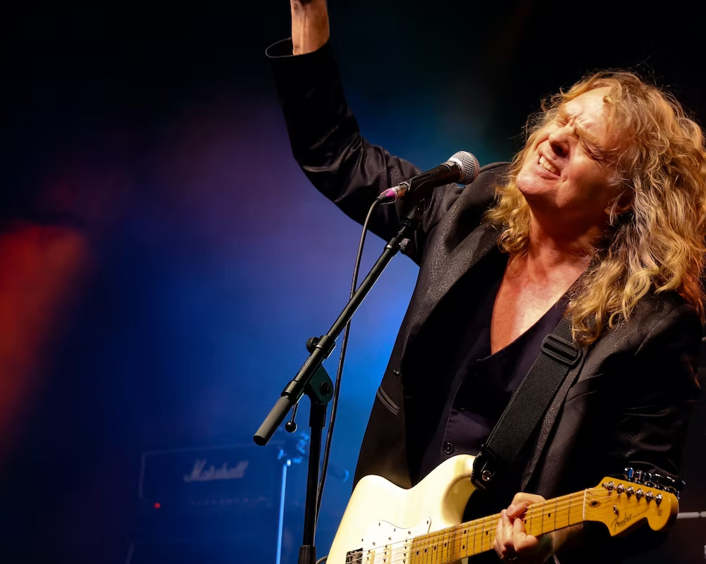 Carl Dixon Sings The Guess Who event image